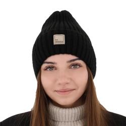 Czapka zimowa damska, czarna, z wełną merino Benedetta-1